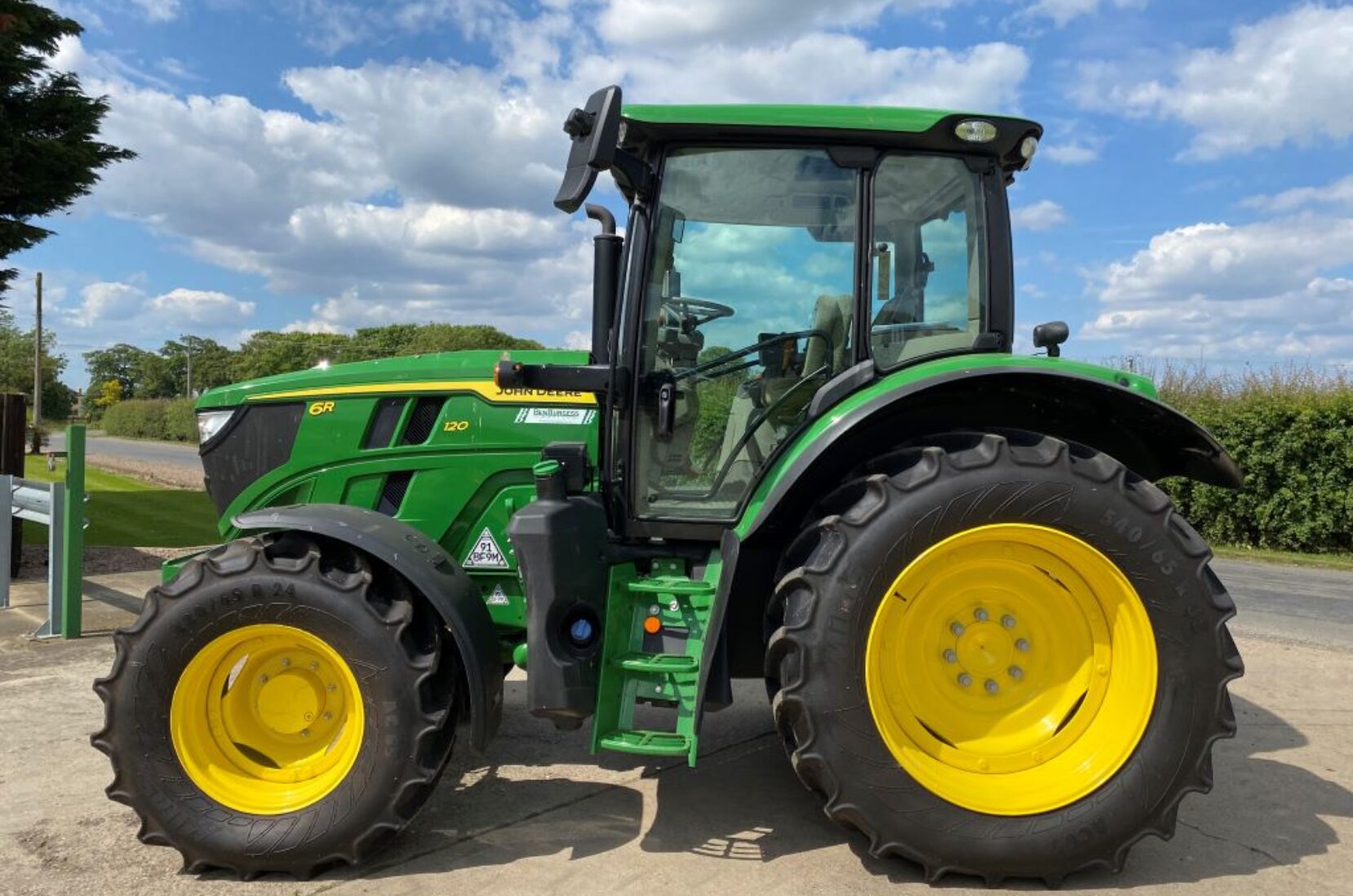 6R120 TRACTOR - Doubleday Group